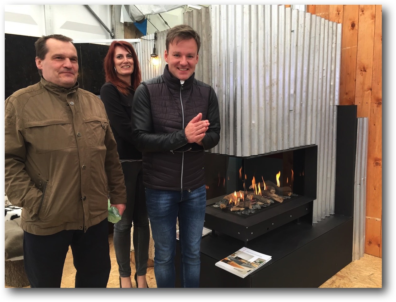 Kaminbau-Messestand-Gaskamin-und-Phil