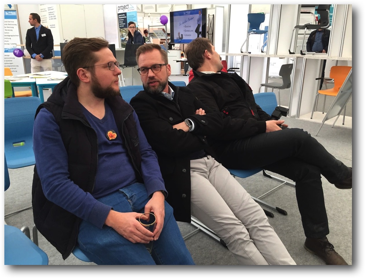 Kaminbau-Messestand-Gespräche