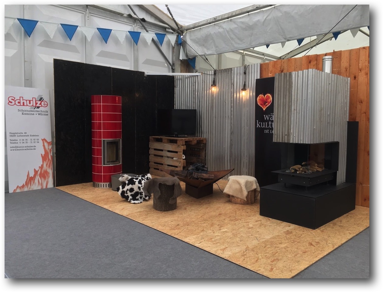 Kaminbau-Messestand-Ruhe-Vor-Dem-Sturm