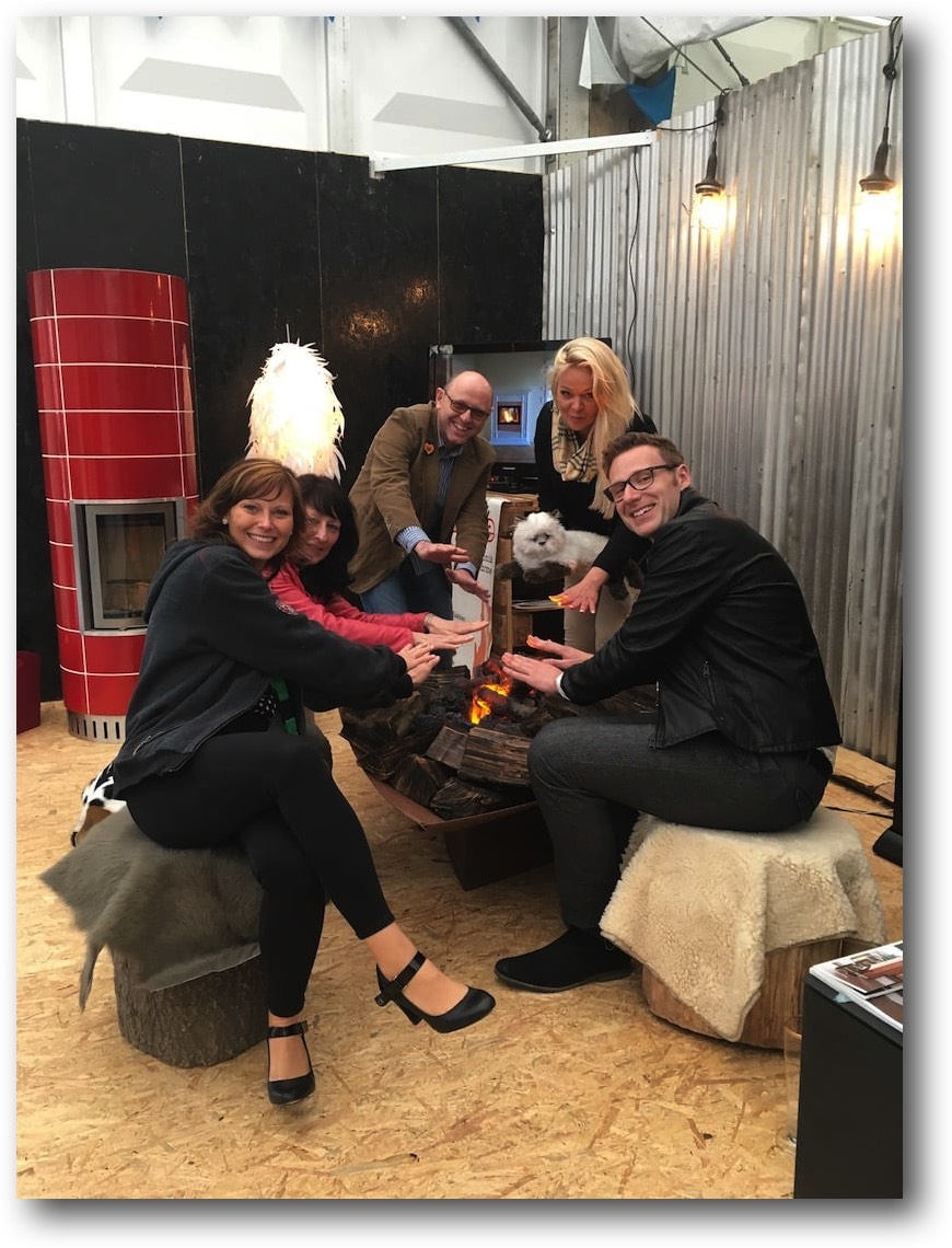 Kaminbau-Messestand-Viel-Spaß