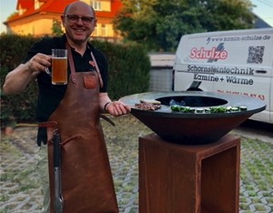 Aussen kochen Ofyr-Kamin-Schulze